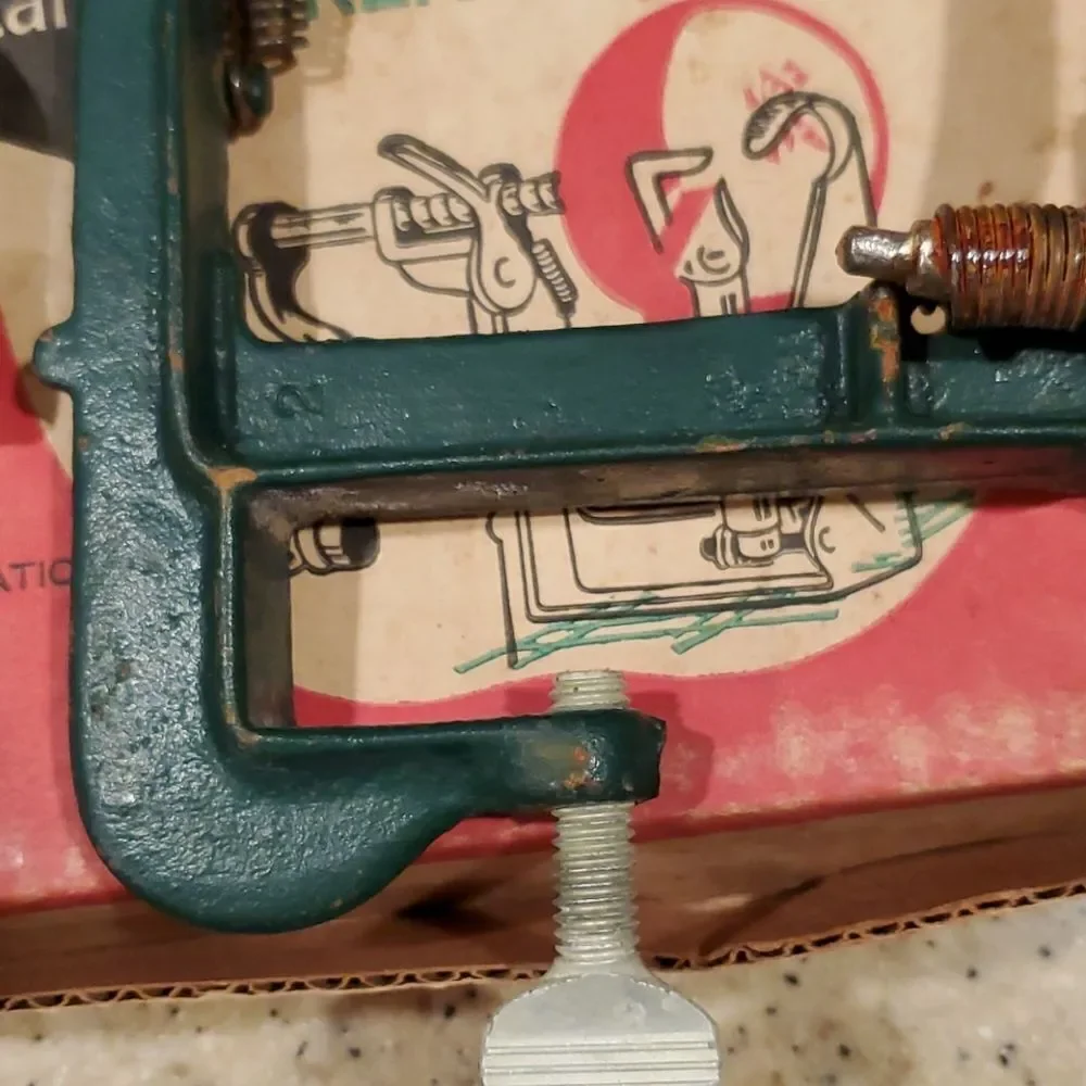 Vtg. WhitE Mountain Apple Parker Corer Slicer